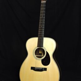 EASTMAN E20OME ADIRONDACK TOP ACOUSTIC ELECTRIC ORCHESTRA MODEL GUITAR WITH CASE
