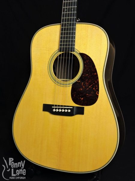 MARTIN HD-28E ACOUSTIC ELECTRIC DREADNOUGHT GUITAR WITH CASE