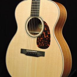 LARRIVEE OM-03 ACOUSTIC ORCHESTRA MODEL GUITAR WITH CASE