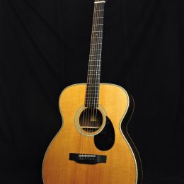 EASTMAN E20OM-TC THERMO CURE ADIRONDACK TOP ACOUSTIC ORCHESTRA MODEL GUITAR WITH CASE