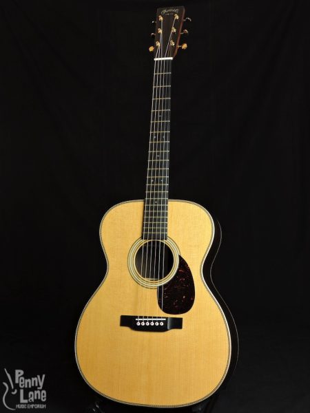 MARTIN OM-28 MODERN DELUXE ACOUSTIC ORCHESTRA MODEL GUITAR WITH CASE