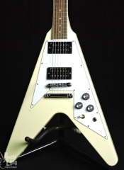 GIBSON ’70s FLYING V CLASSIC WHITE ELECTRIC GUITAR WITH CASE – USED 2022