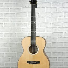 Martin 000JR-10 Front