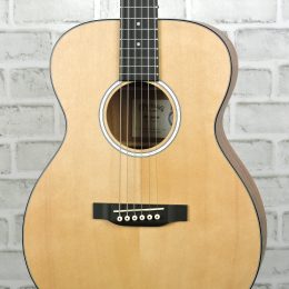 Martin 000JR-10 Front Close