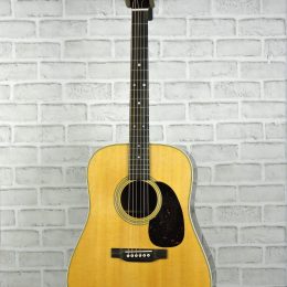 Martin D-28 Front