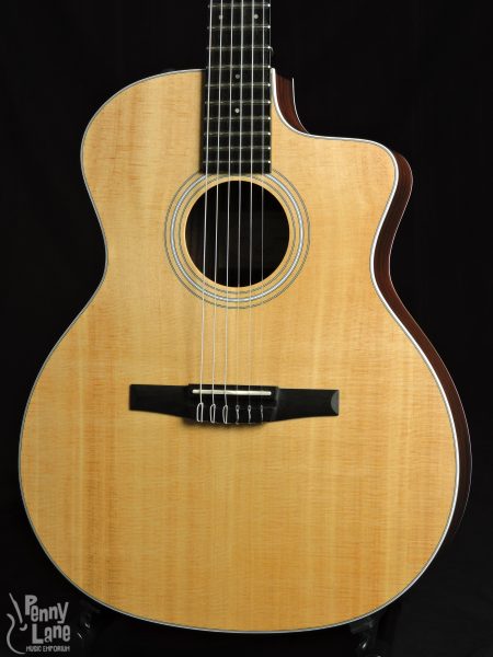 Taylor 214ce-N 0271 Front Close
