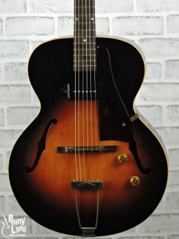 GIBSON ES-125 ACOUSTIC ELECTRIC HOLLOW BODY ARCHTOP GUITAR WITH CASE - USED 1954