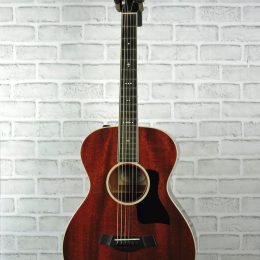 Taylor 522e 12-Fret Front