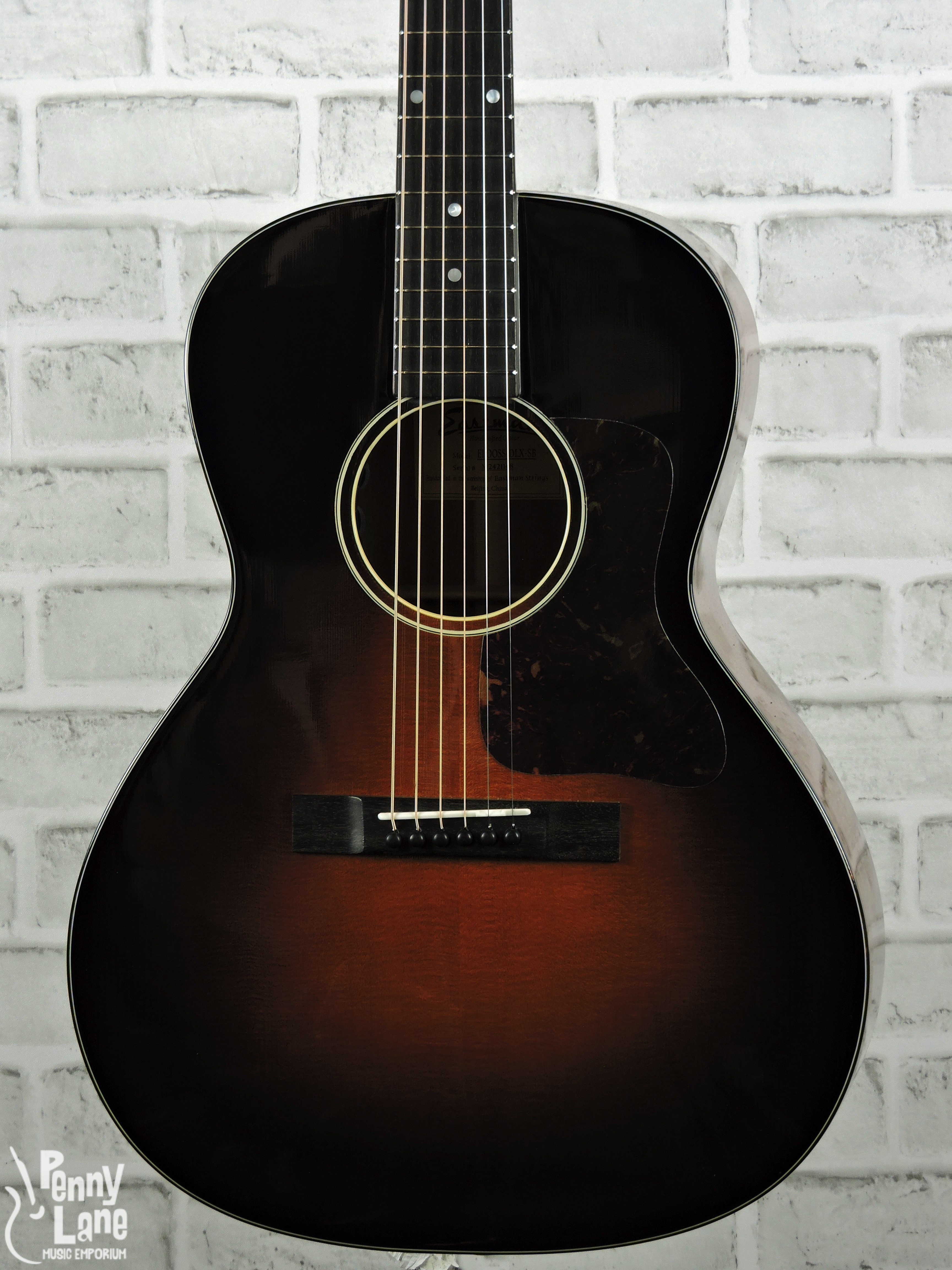 EASTMAN E1OOSS-DLX-SB SOLID ACOUSTIC ELECTRIC OO SLOPE-SHOULDER