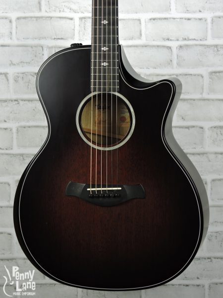 Taylor 324ce Builders Edition 2076 Front Close