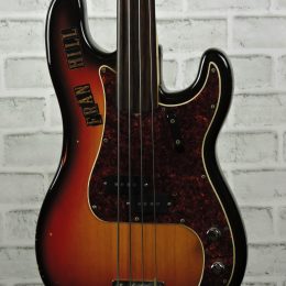 Fender Percision Fretless Bass Front Close
