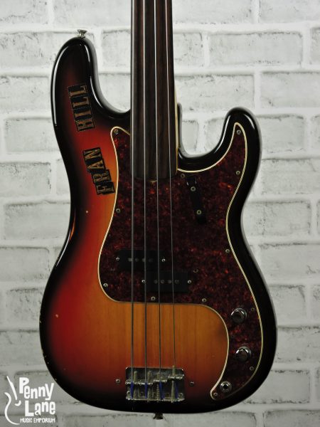 Fender Percision Fretless Bass Front Close