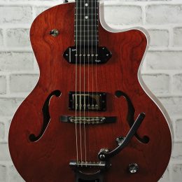 Godin 5th Ave Uptown Custom Front Close