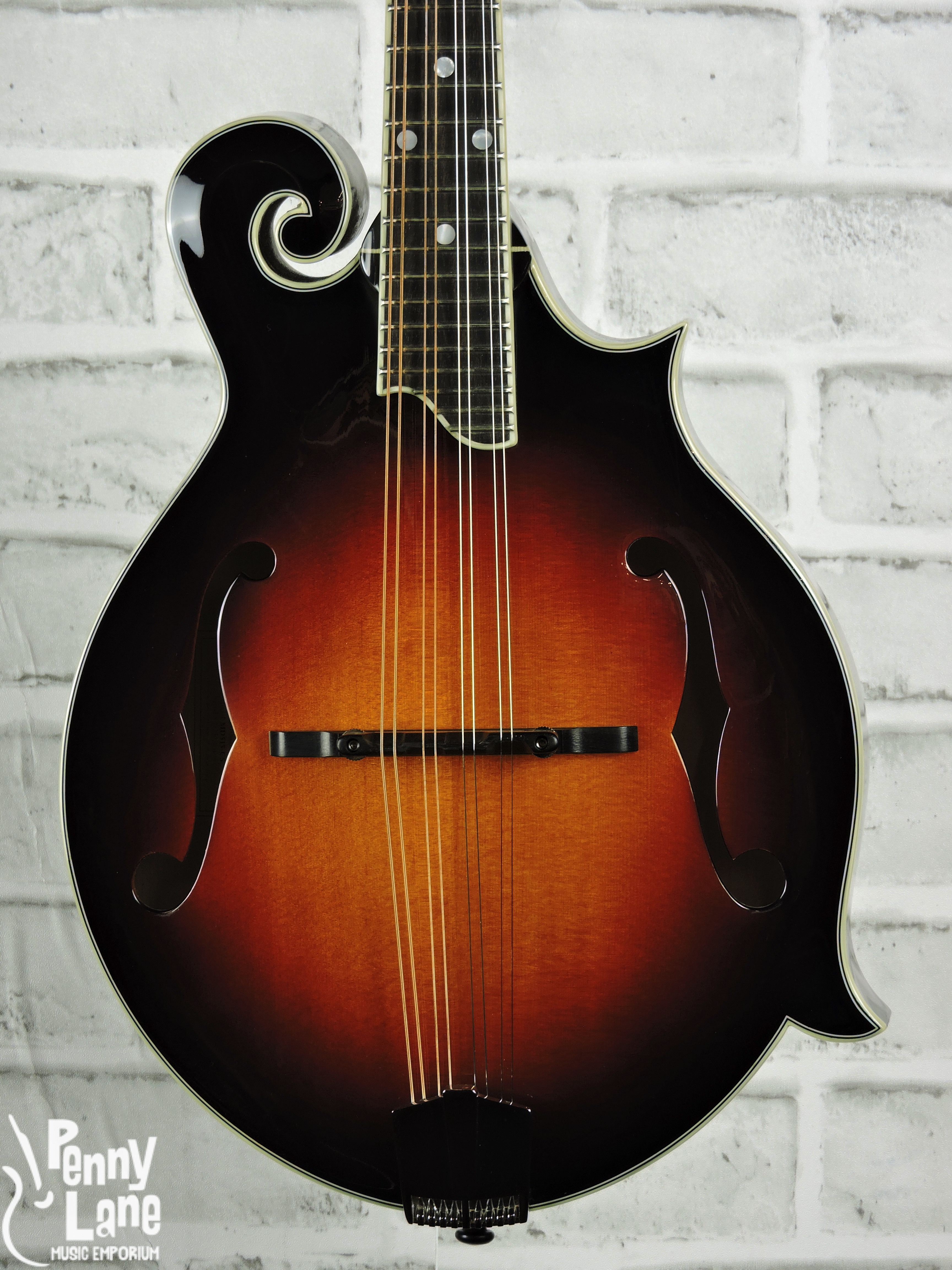 EASTMAN MD515-CS CLASSIC SUNBURST F-STYLE MANDOLIN WITH CASE