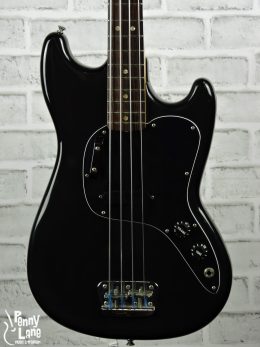 FENDER MUSICMASTER BLACK ELECTRIC BASS WITH CASE - USED 1978