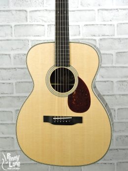 COLLINGS OM2H ACOUSTIC ORCHESTRA MODEL GUITAR WITH CASE